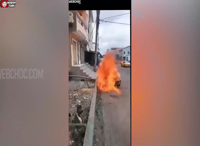 Video :Ecuadorian anarchy scenes (compilation, warning, and scary)